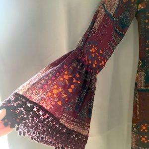 Lucy Love split flare sleeve ( as shown in pictures)